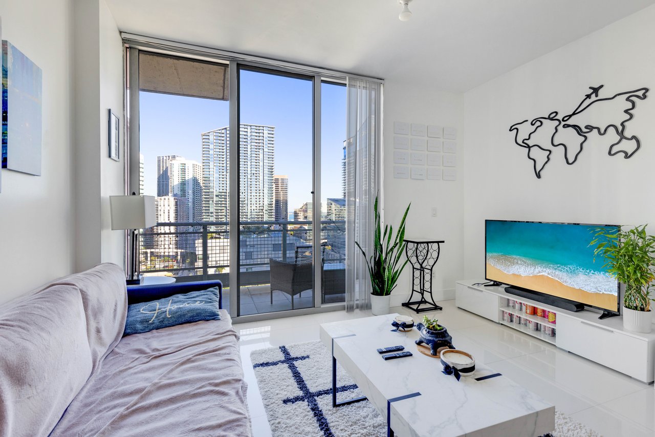 690 SW 1st #2308 Miami FL-33130