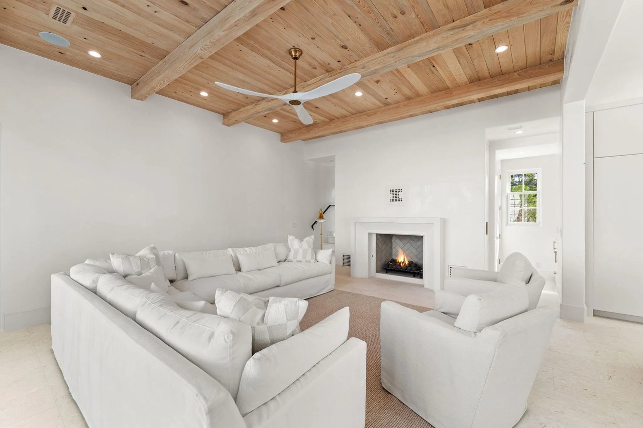 91 Caliza Ln
