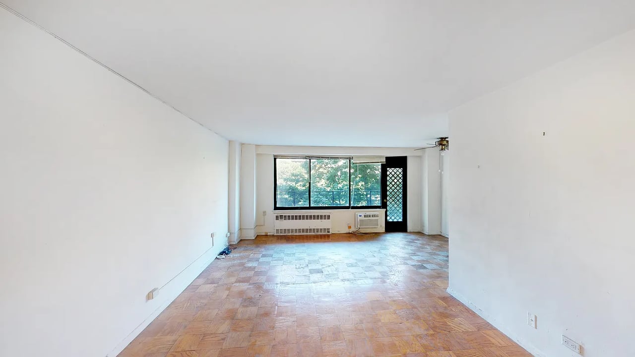 382 Central Park West Unit: 4N
