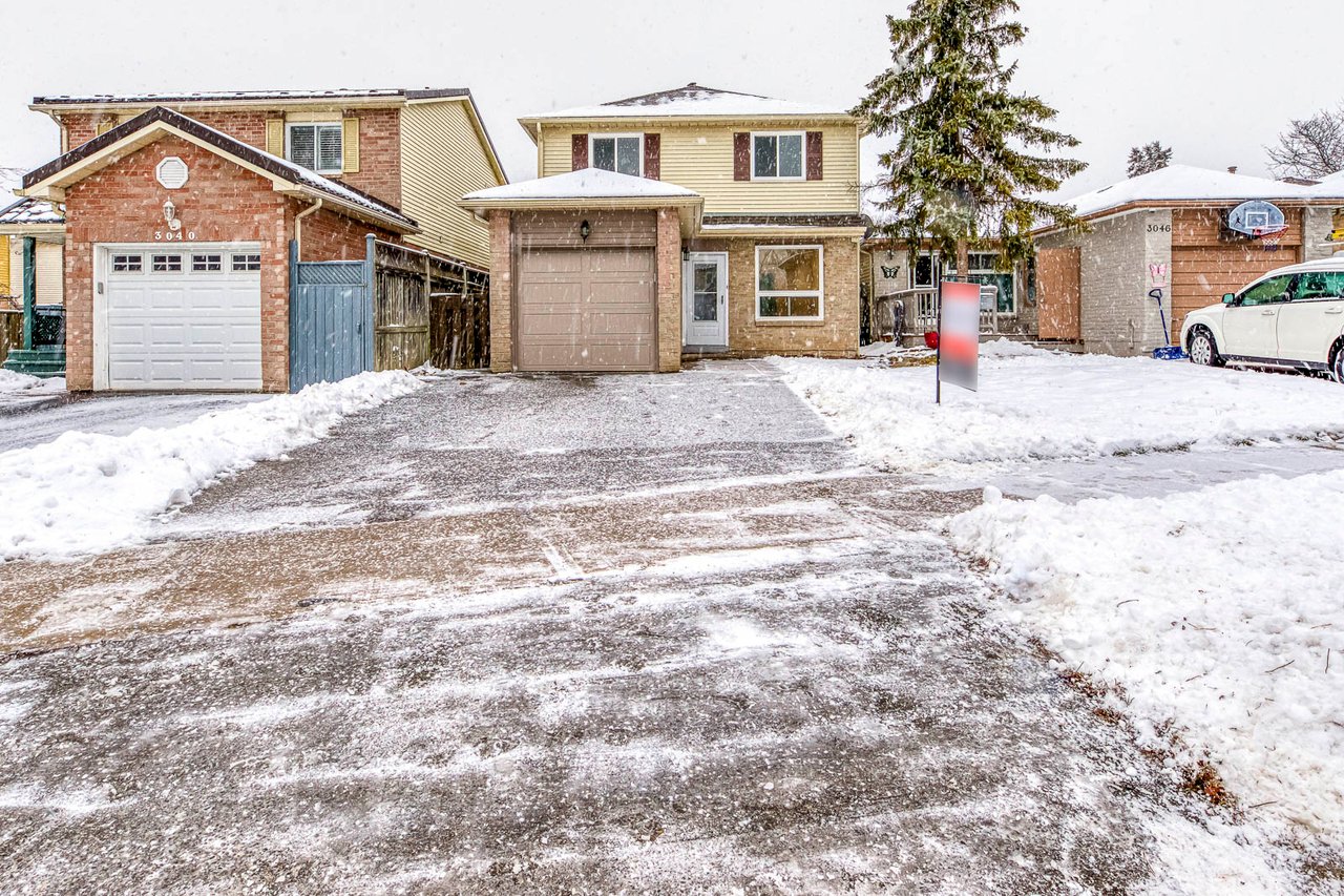 3042 Patrick Cres