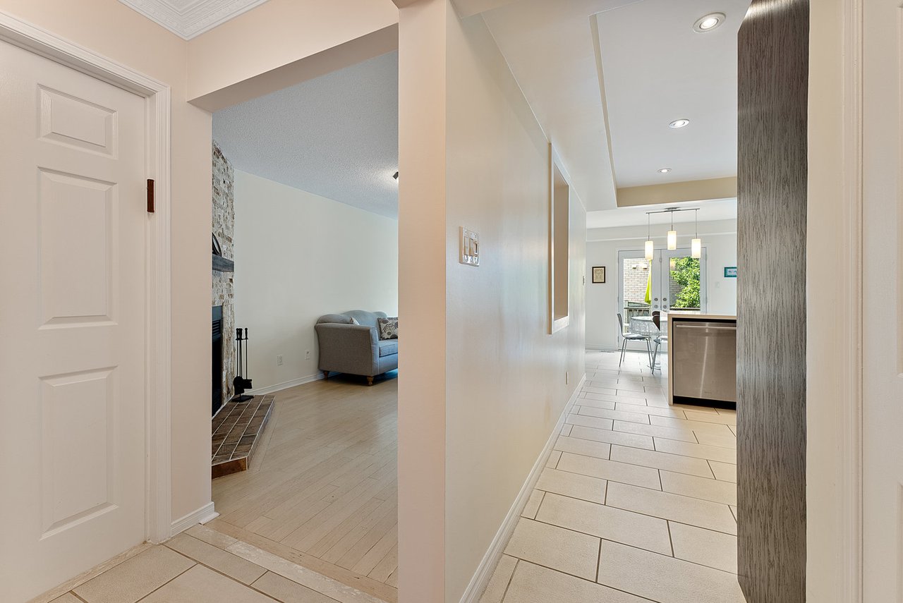 28 Thornway Ave
