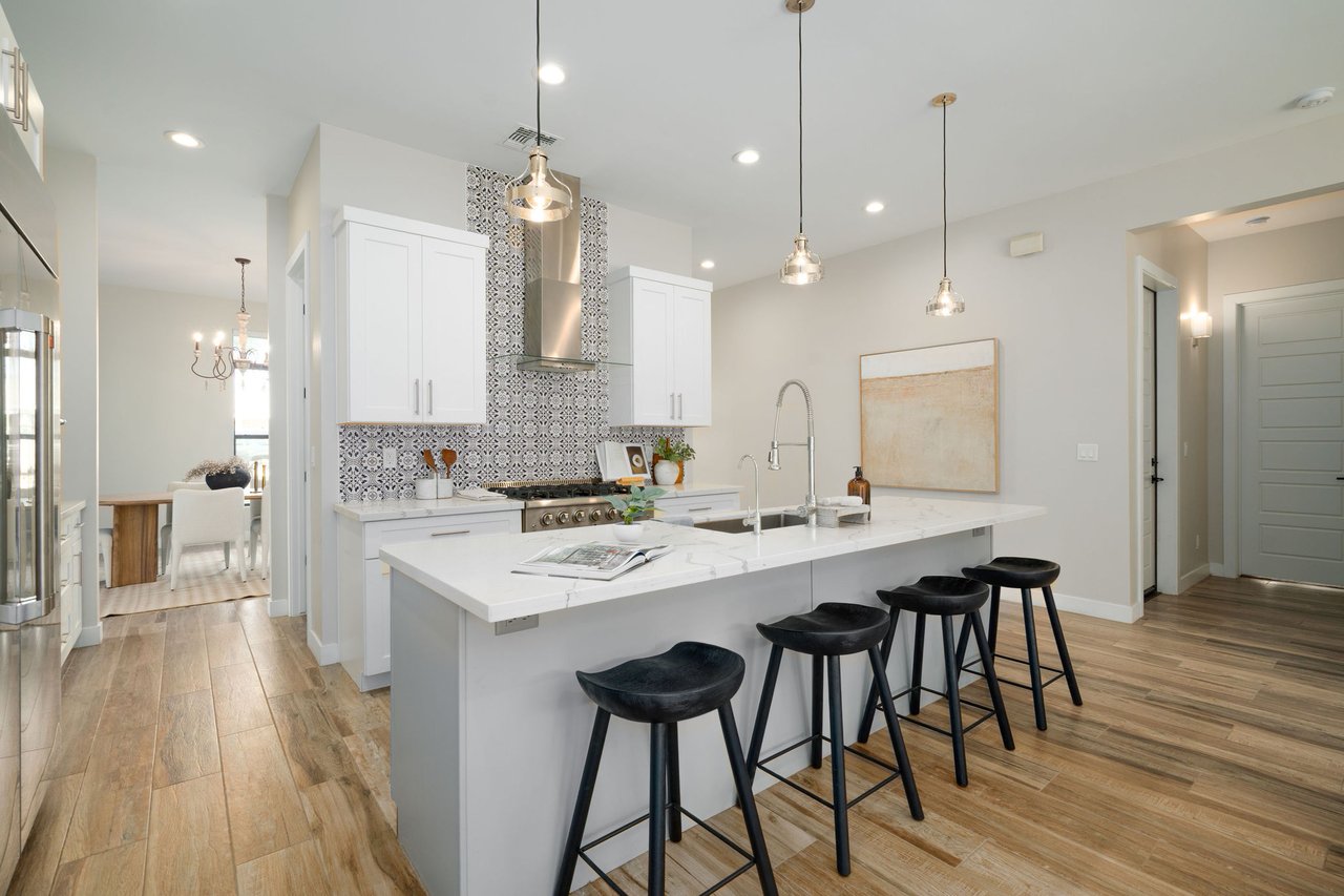 4533 E MONTECITO Avenue