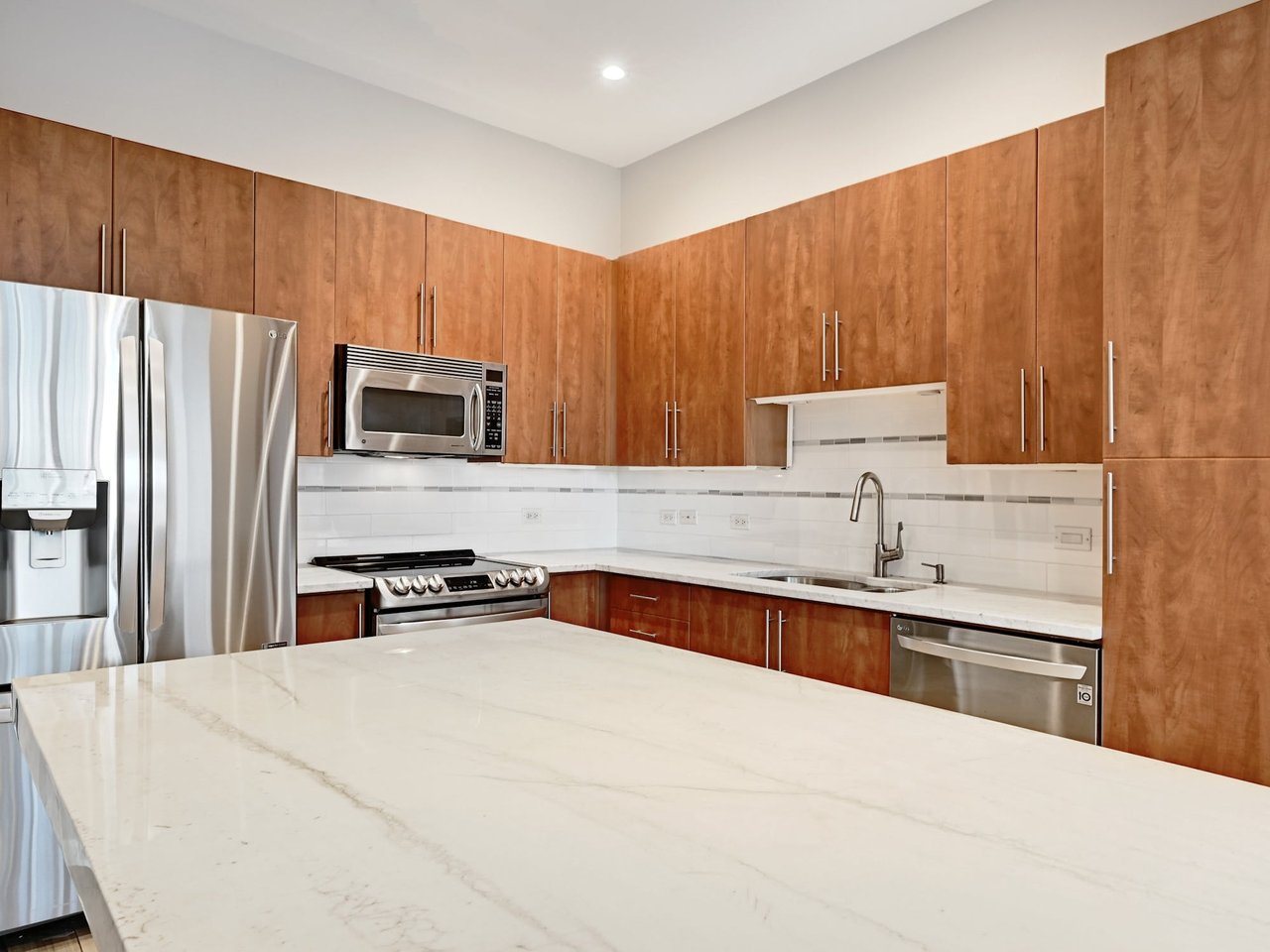 54 Rainey Street PH09