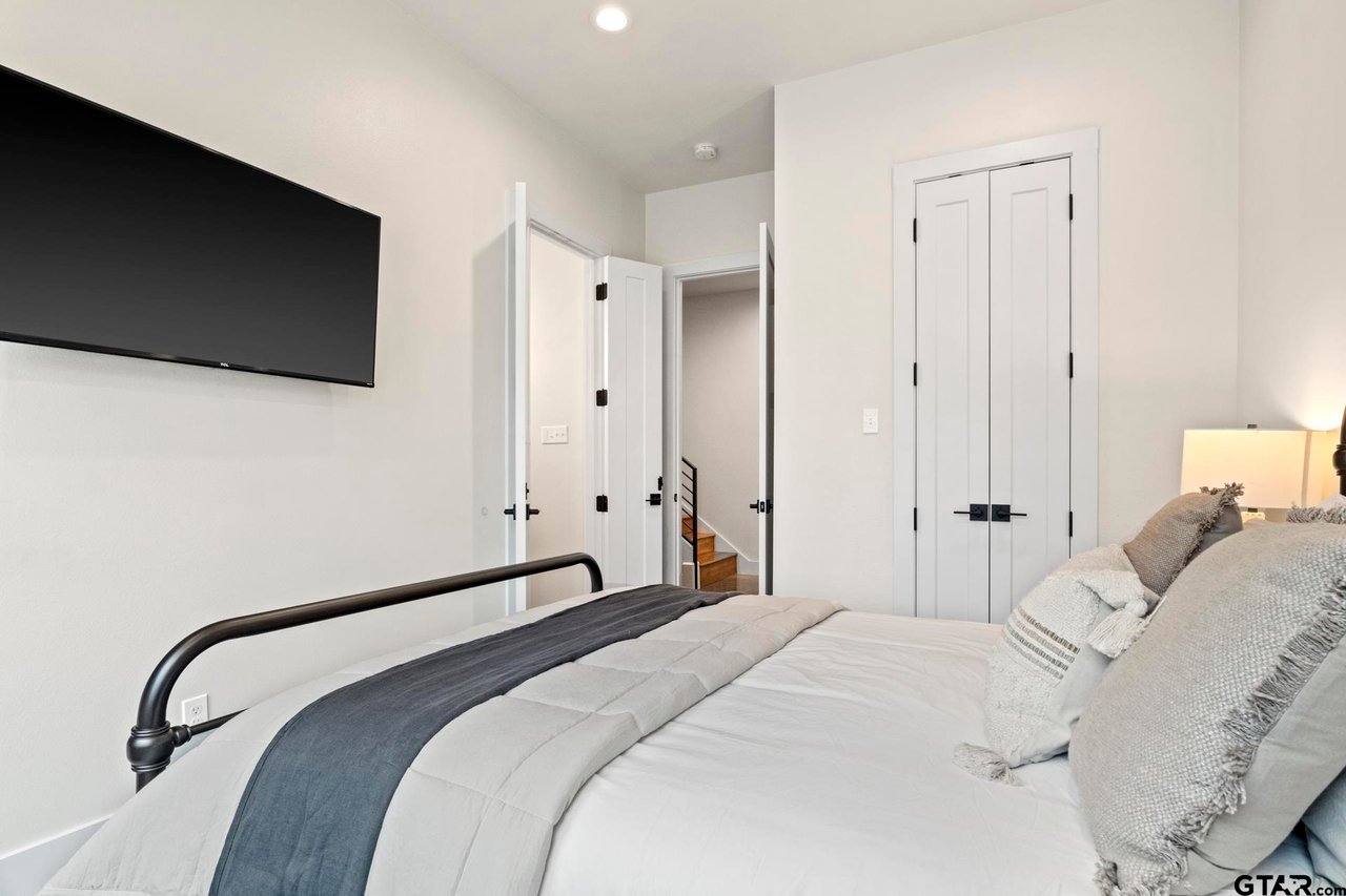 208 County Road 2129