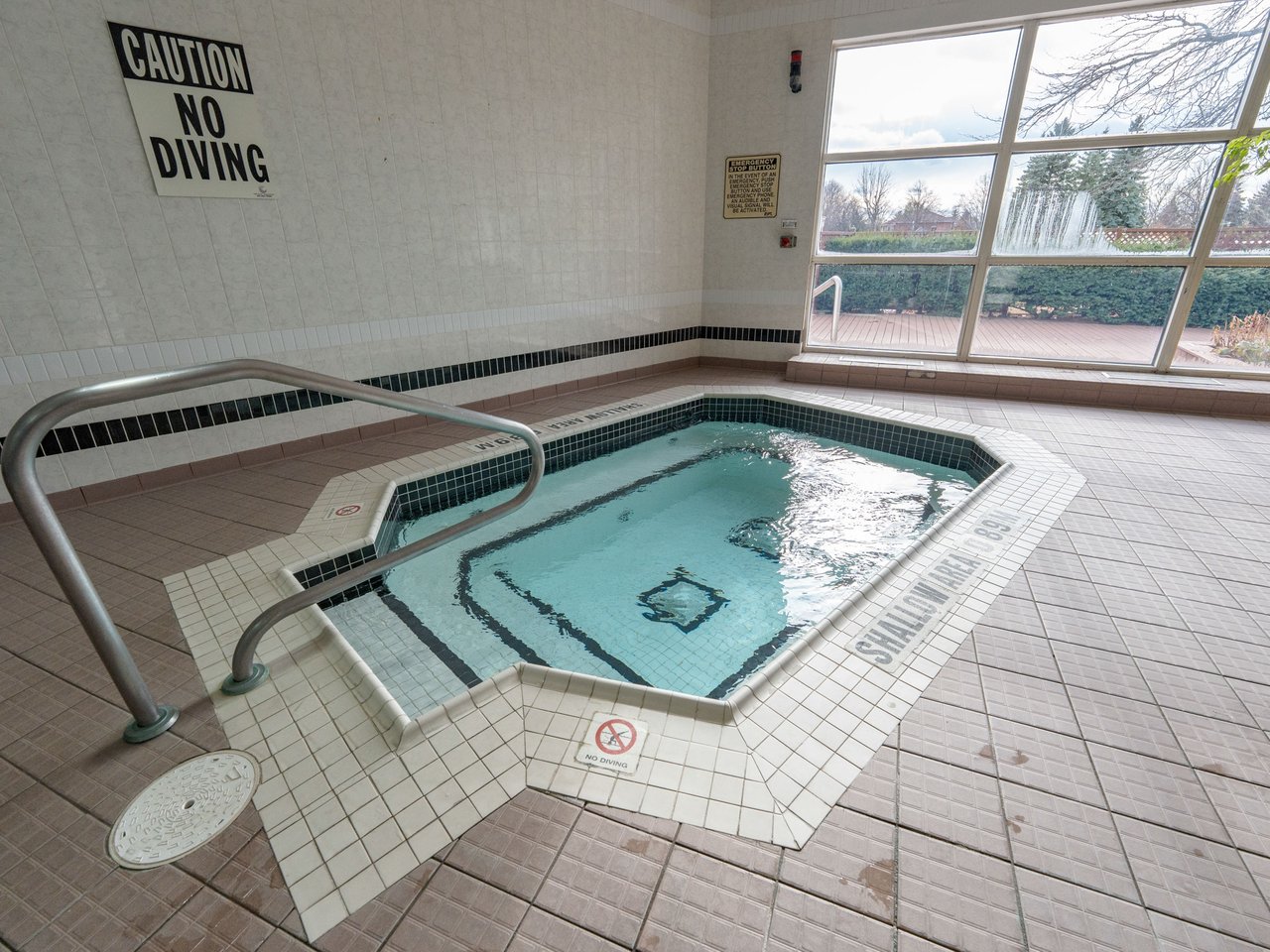 30 Harding Boulevard W, 404