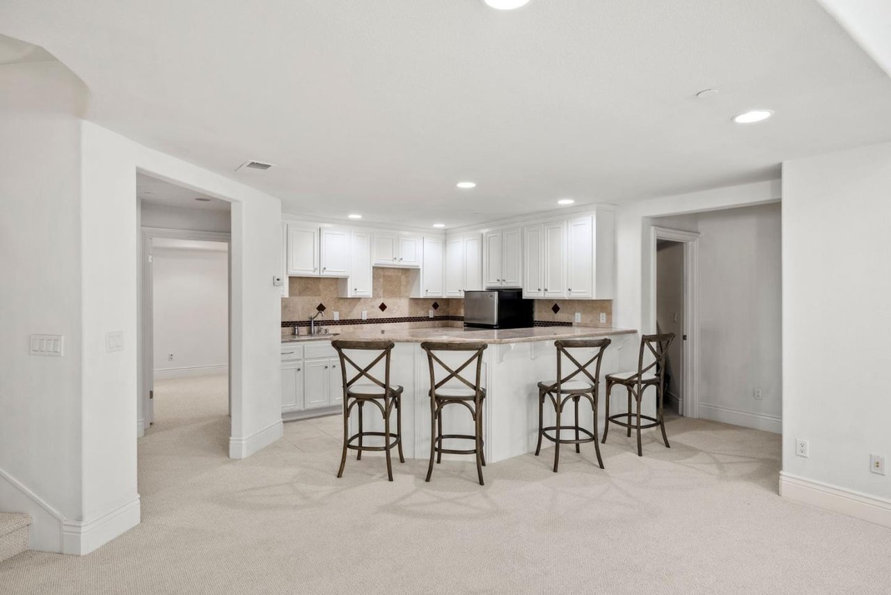 12690 Dianne Dr