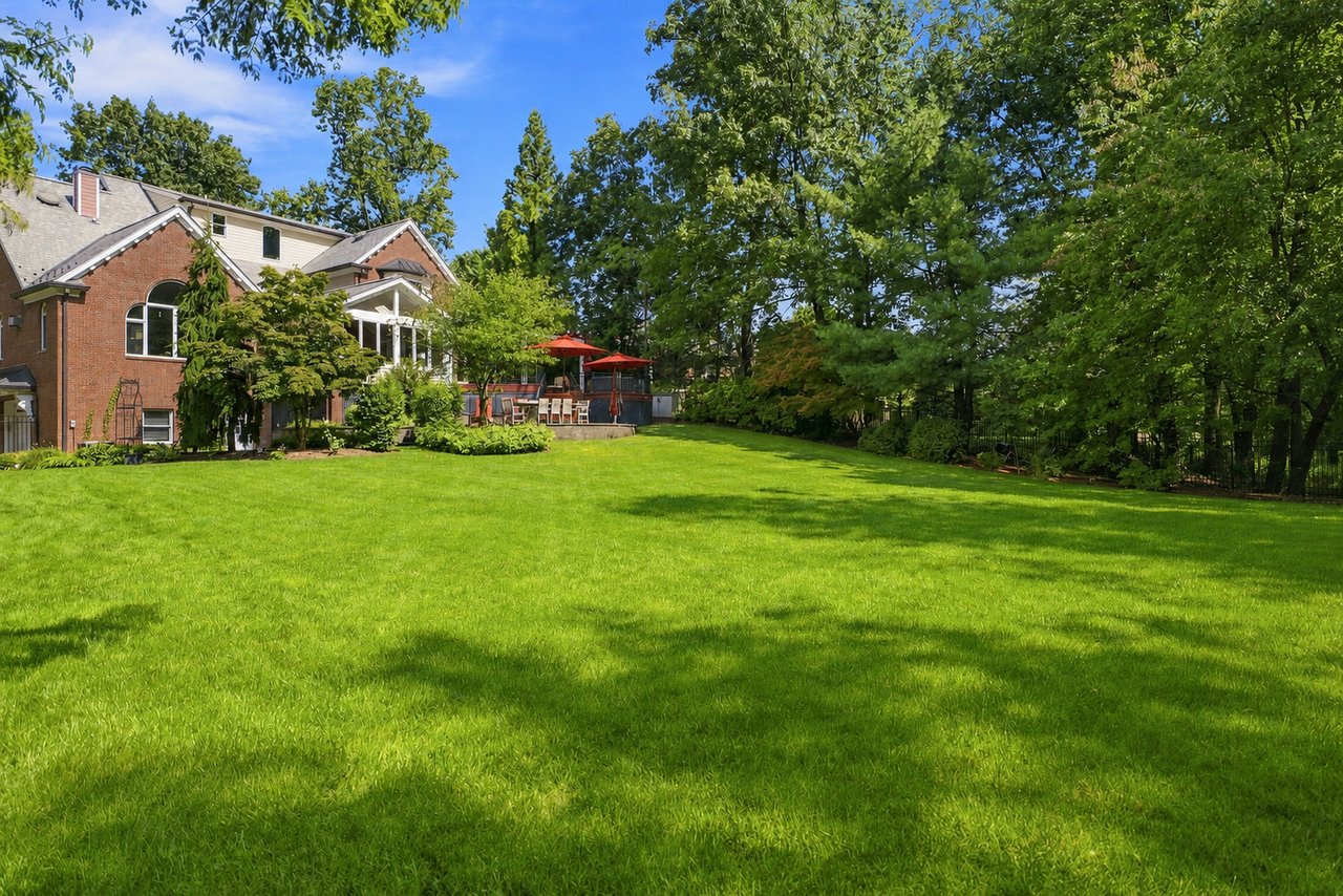 285 Hartshorn Drive, Short Hills, NJ 07078