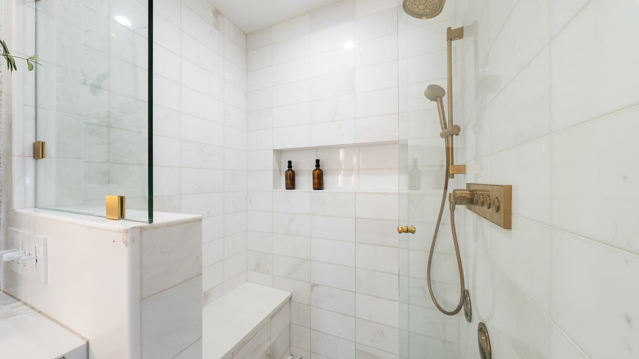 2591 Leicester Dr, Hollywood Hills