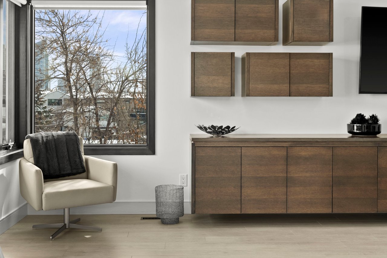 408 13 Street NW Unit: 3