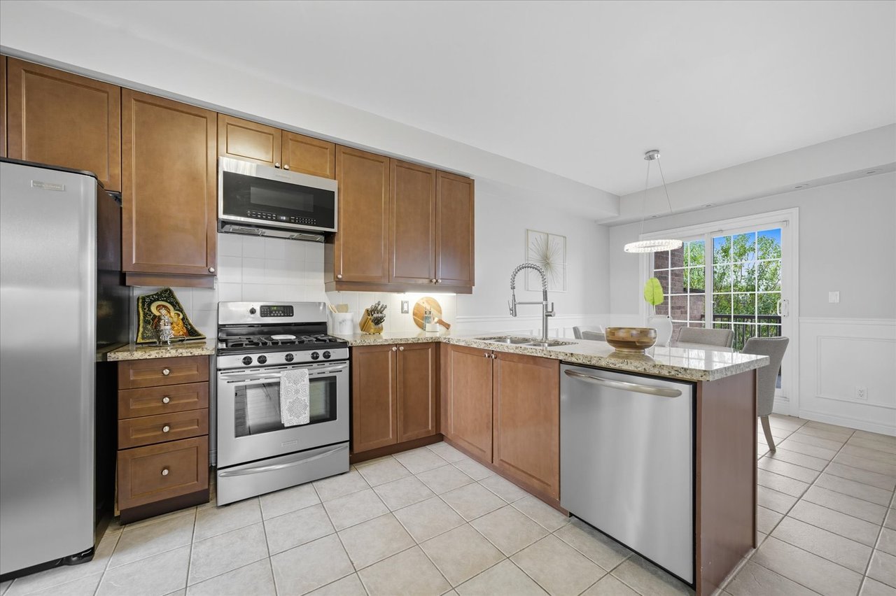 #23 - 20 Greensborough village Circ