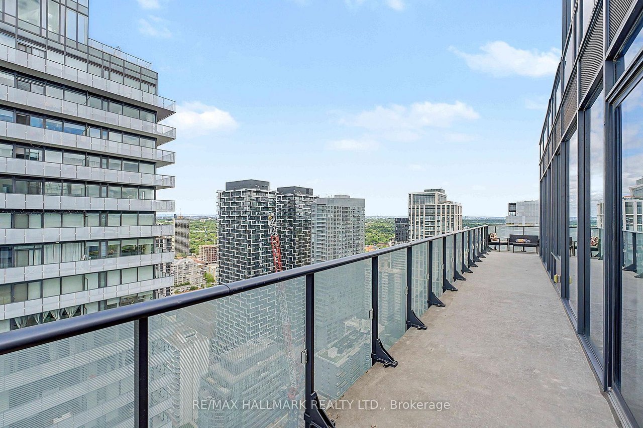 PRESTIGE LIVING AT YONGE & EGLINTON