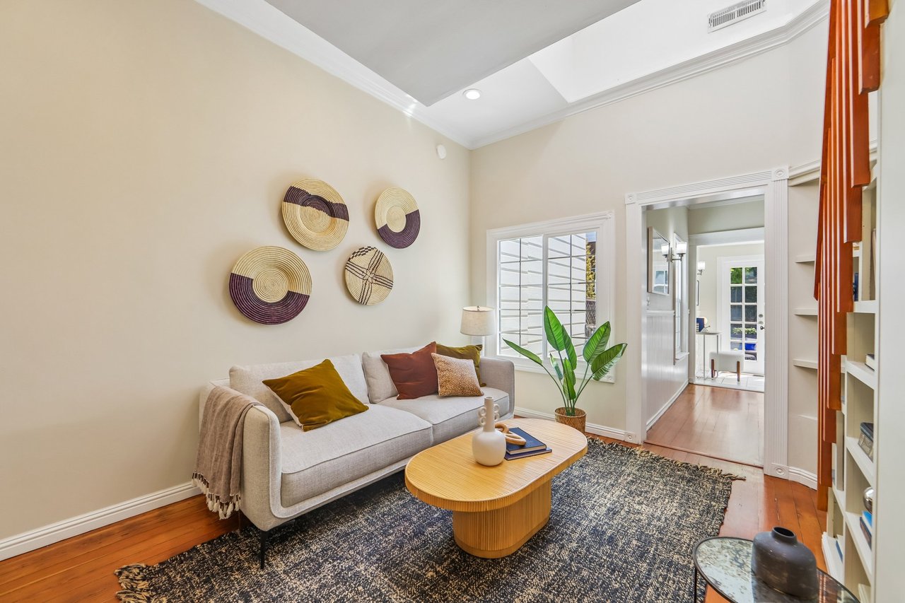 3855-A 18th Street