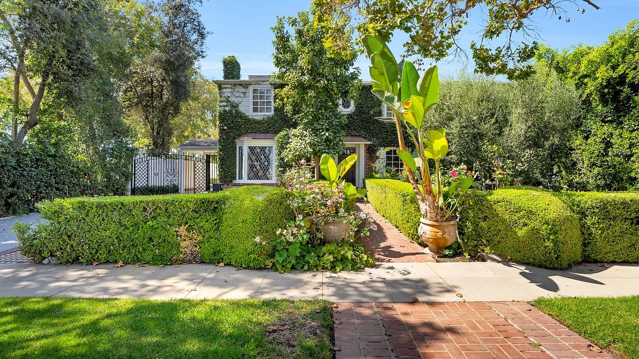 Beverly Hills Flats $27.5-30k/Mo