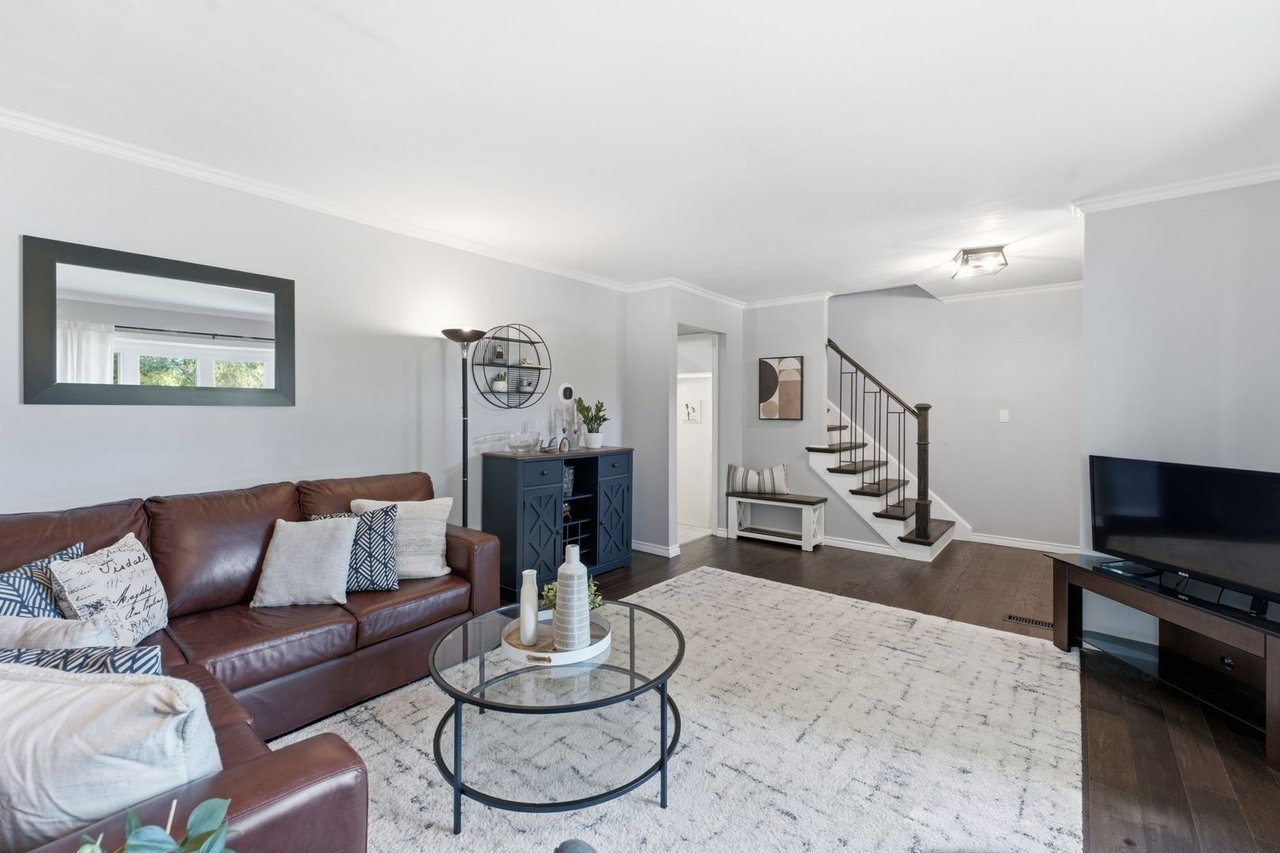 2 Wedgewood Ave