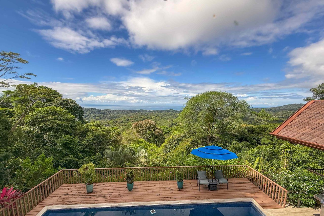 Panoramic Ocean View 4-Bedroom Home with Big Pool & Ample Space to Entertain in Ojochal Costa Rica