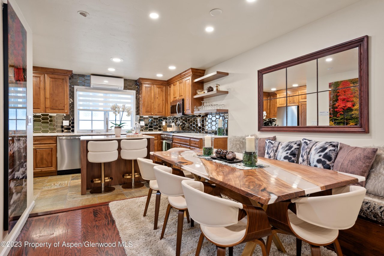 711 S Galena St, #20D