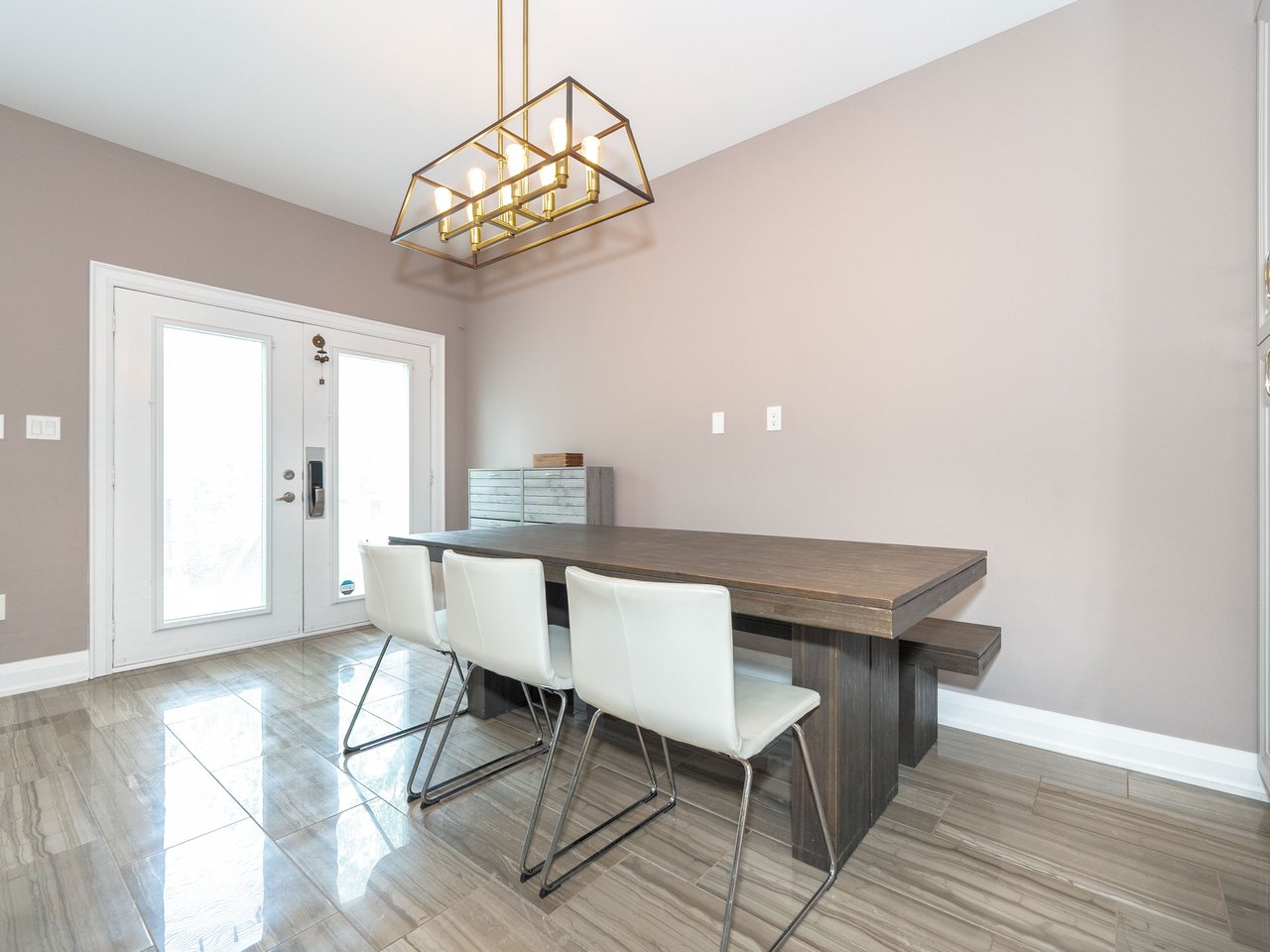 6 Point Pelee Lane