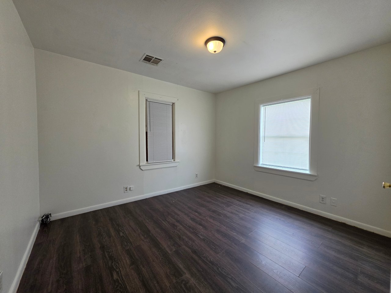 310 W 35th St