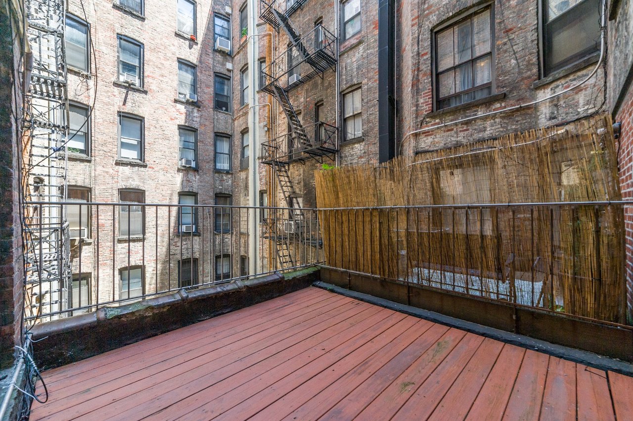 339 East 12th Street Unit: 8