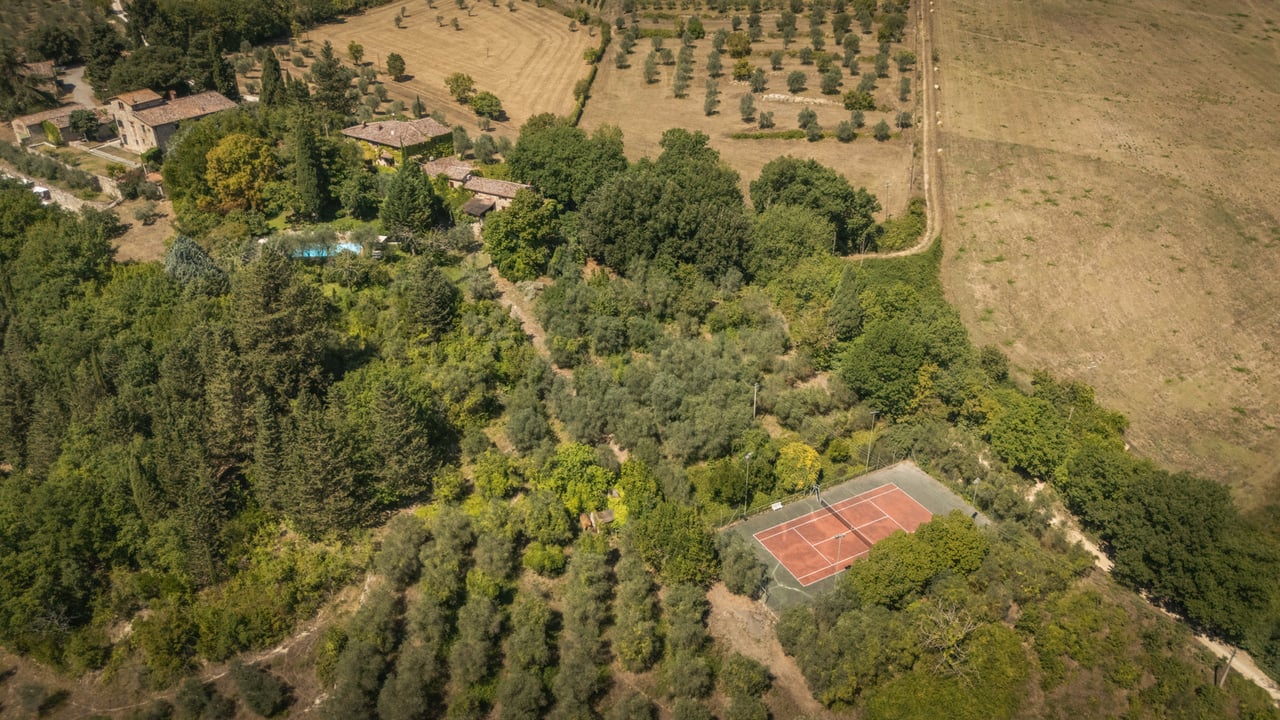 LA PIAZZA SUL CHIANTI