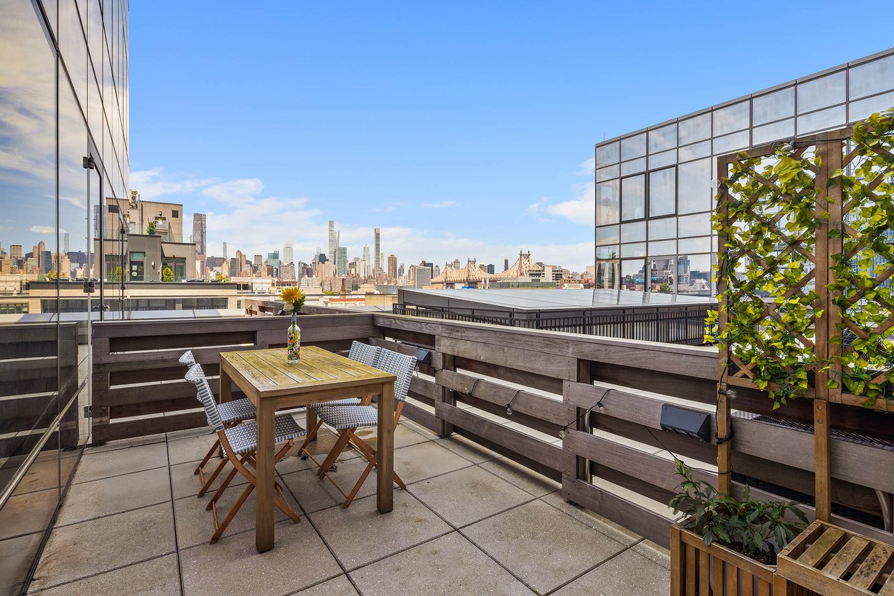 3 Court Square, Unit 533