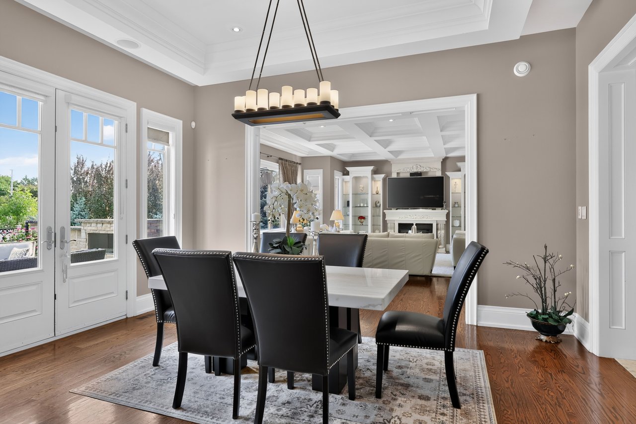 2513 Sharon Cres