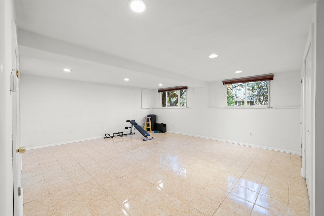 7 Kinkead Dr, Livingston
