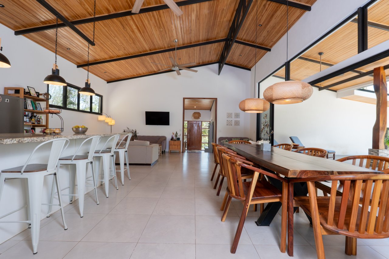 Casa Los Suenos | 4 Bedroom Home with Guest House near Tamarindo Costa Rica