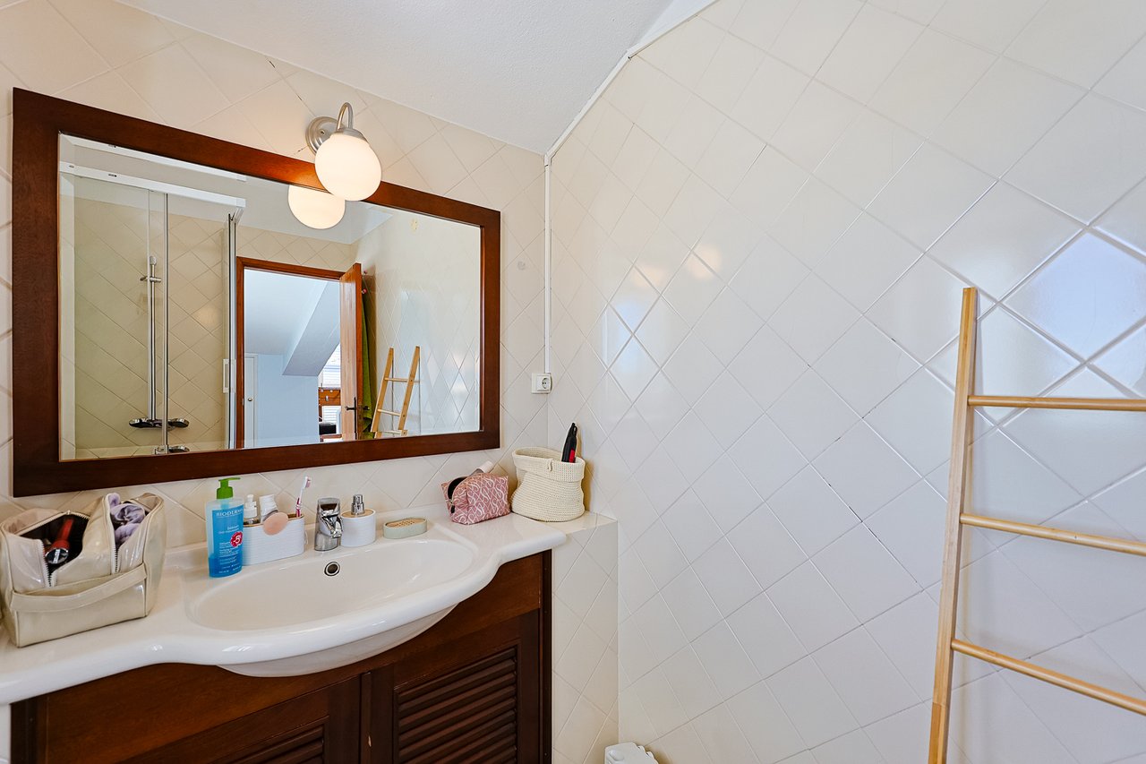 Exclusive 4,000 m² Estate in Azeitão with Tennis Court, Spa & Approved Development Project