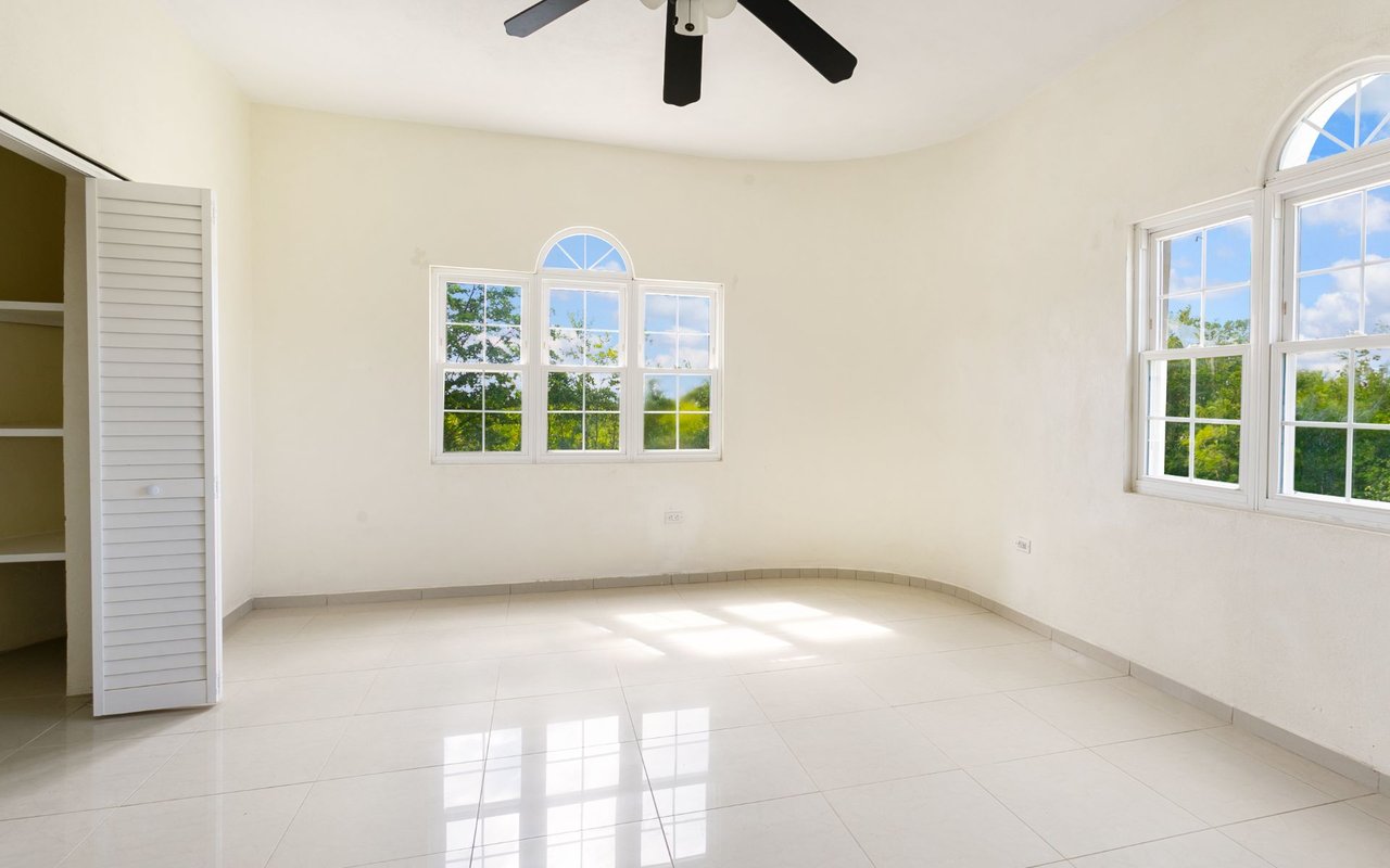 Resort Edge Villa / Les Sotto Voce