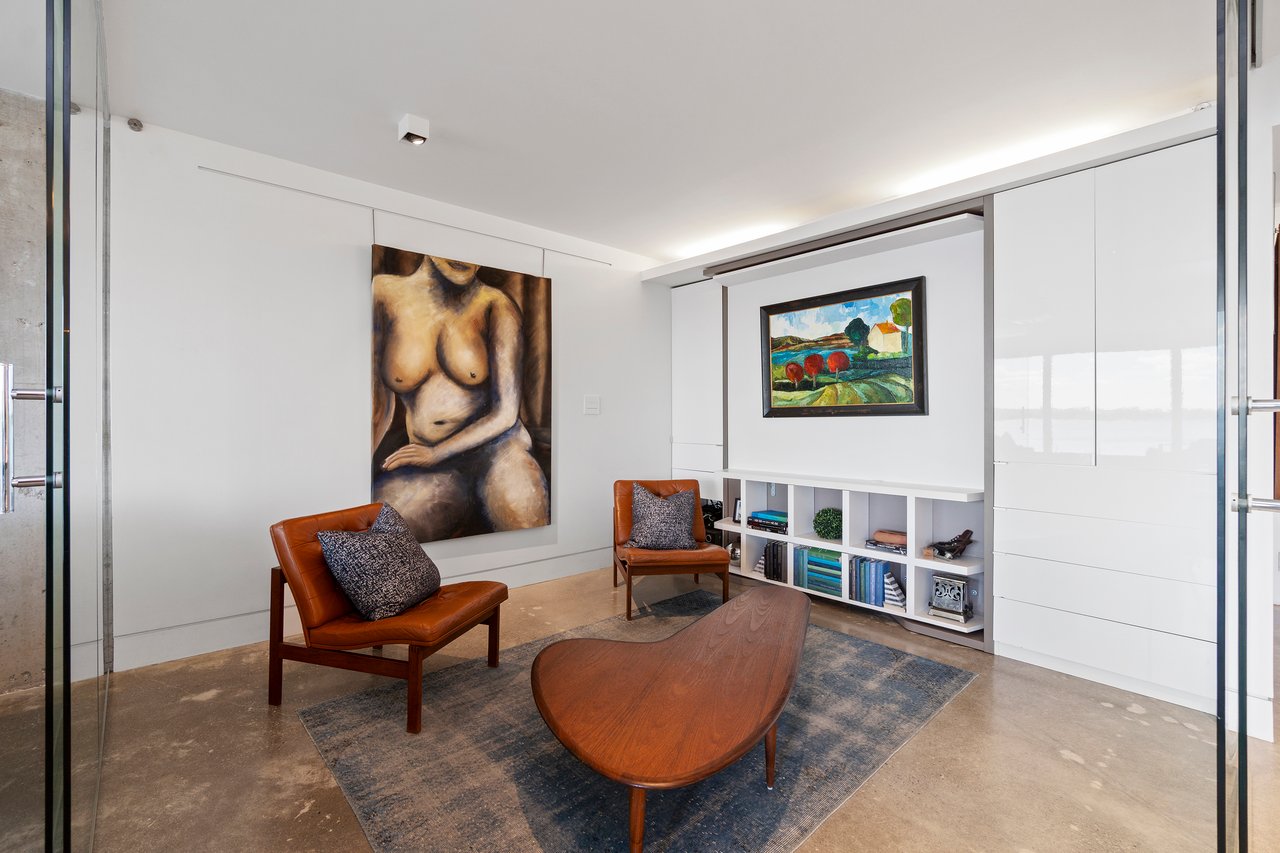 251 Queens Quay W #308