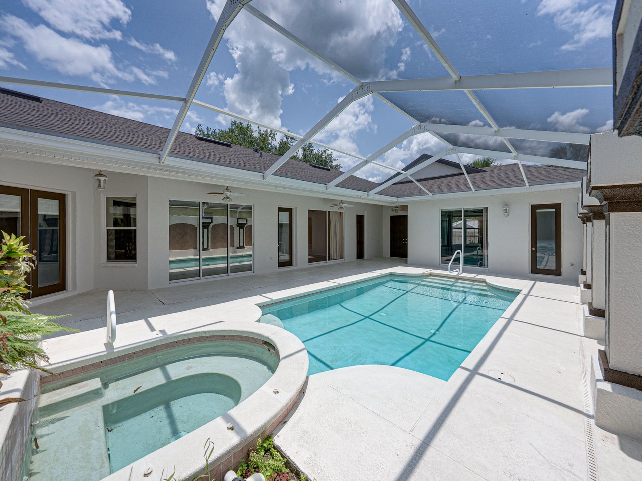 12333 WOODLANDS CIR