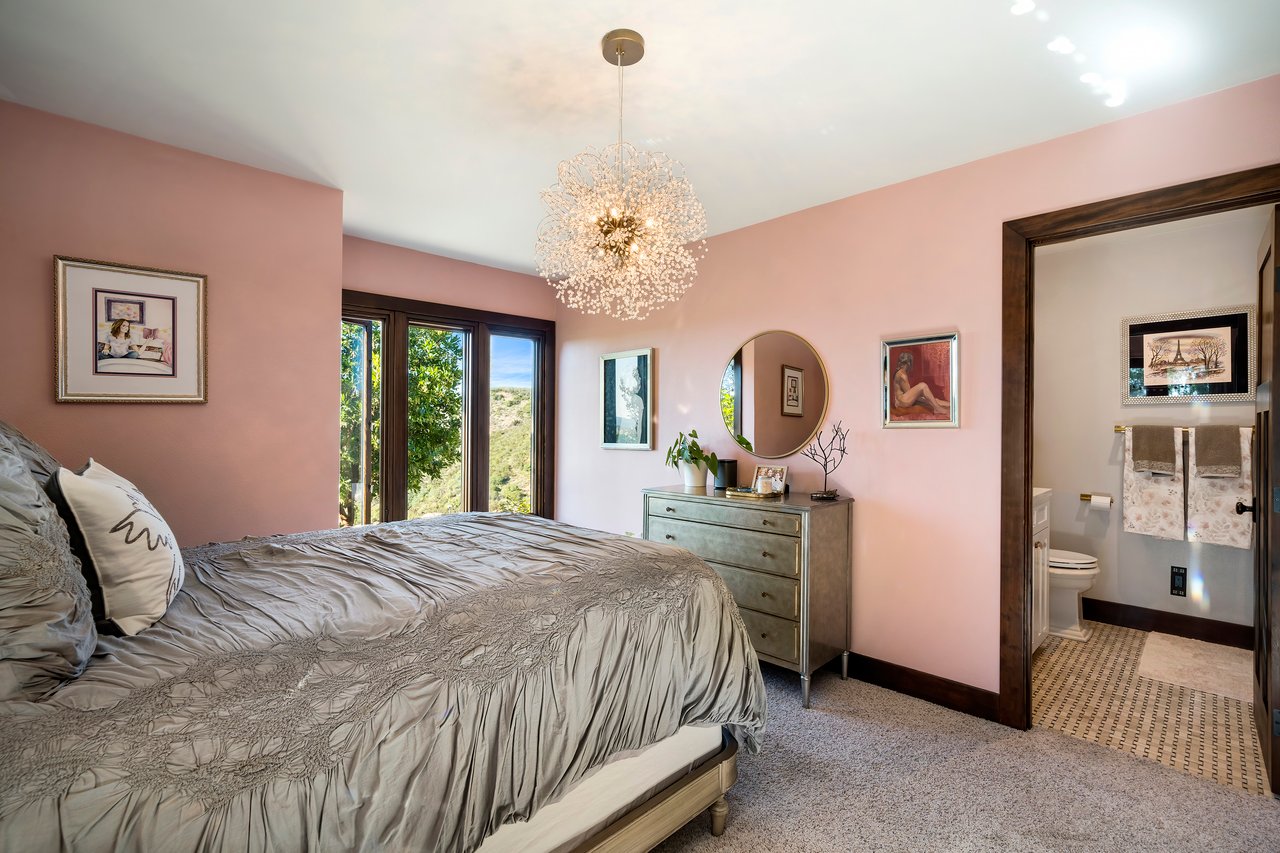 41005 Valle Vista