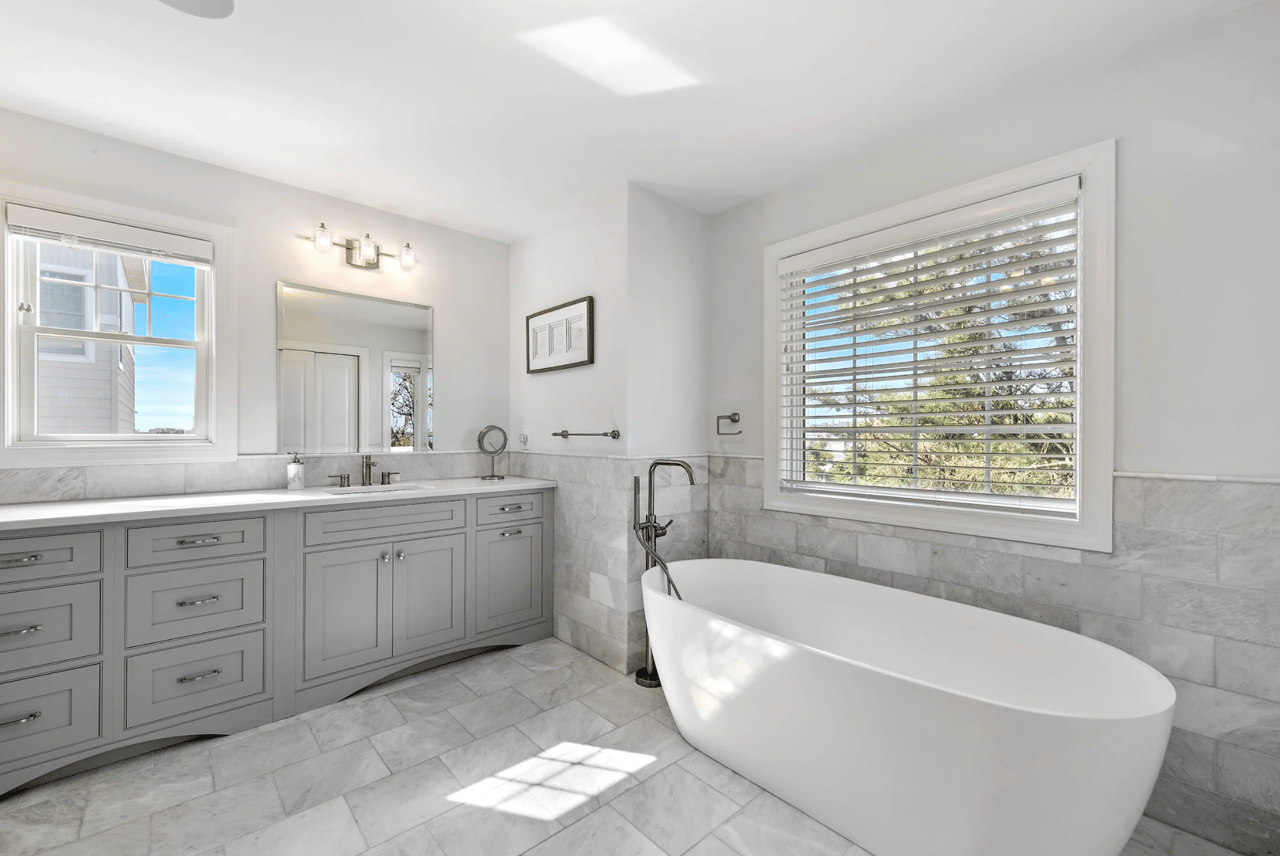 123 E. Colorado Avenue