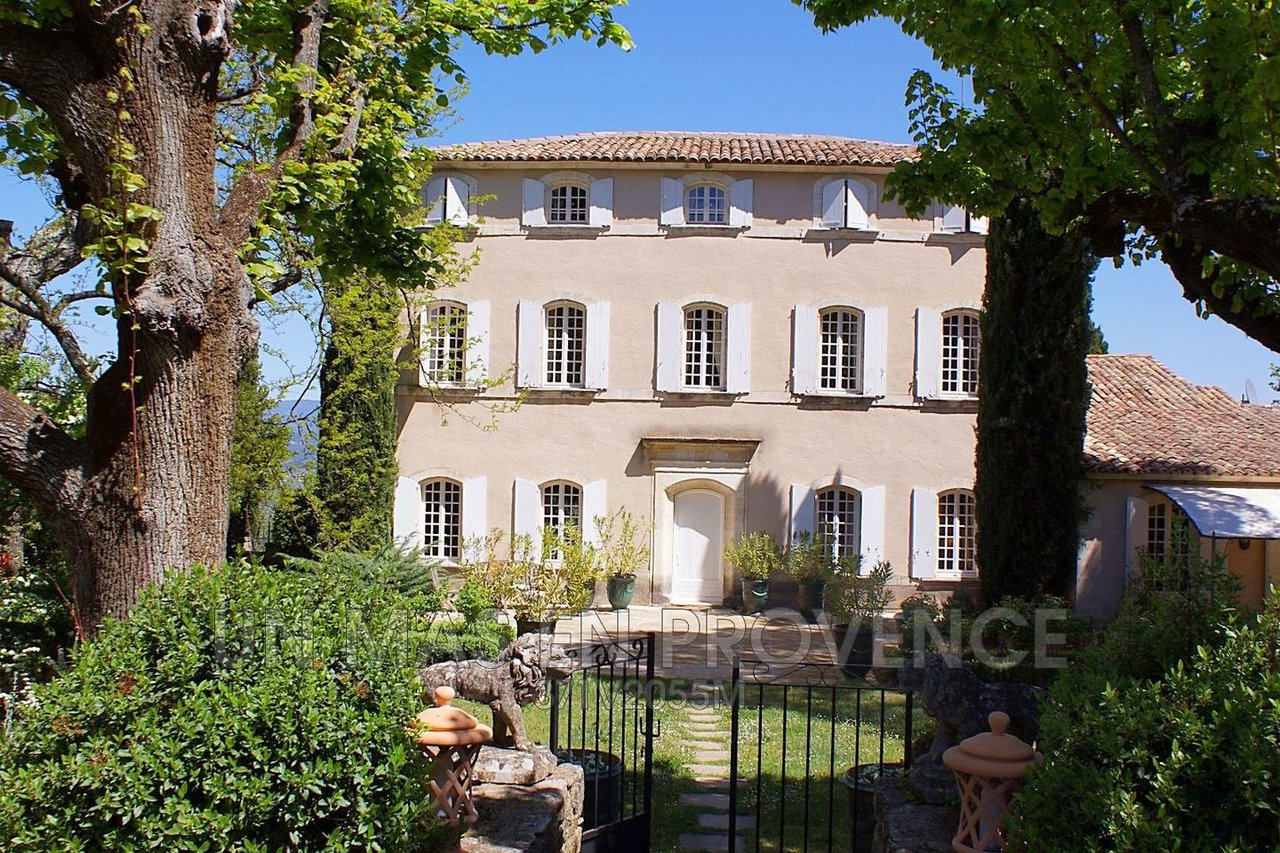Luxurious Property in Bonnieux