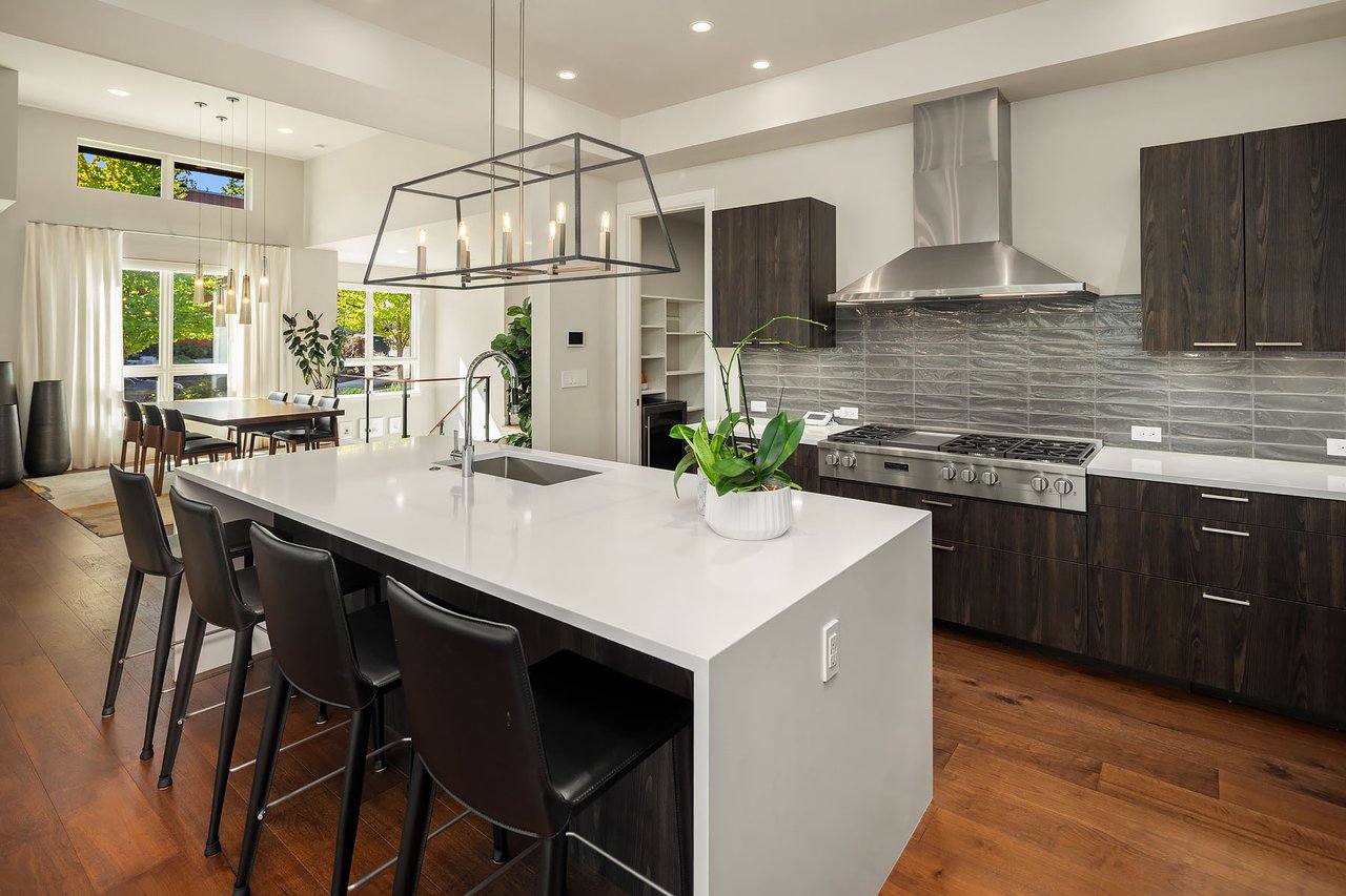 8270 SE 31st Street, Mercer Island