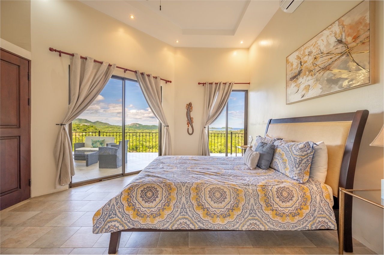 Casa de la Promesa, Vistas de Flamingo , Playa Potrero, Guanacaste