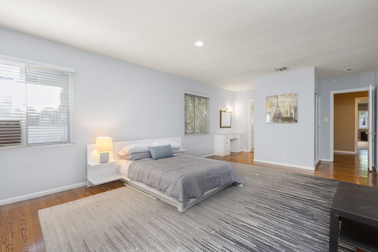 723 N Sierra Dr, Beverly Hills