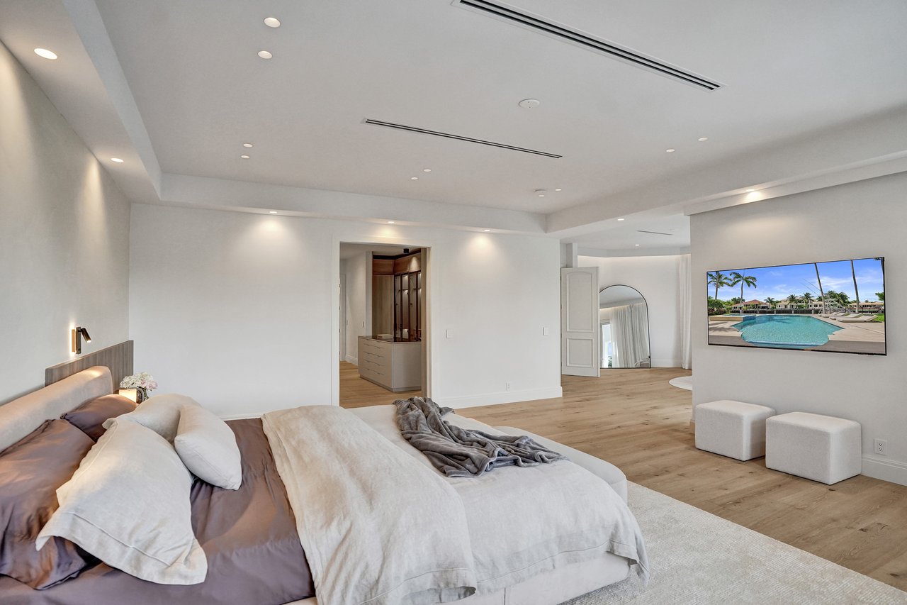 30  S Compass Dr