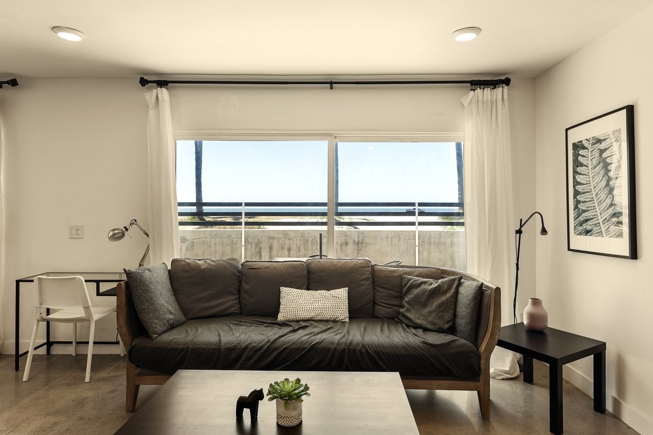 2609 Ocean Front Walk, Venice