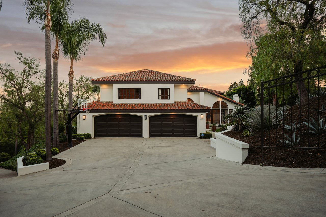 1805 Holly Tree Lane