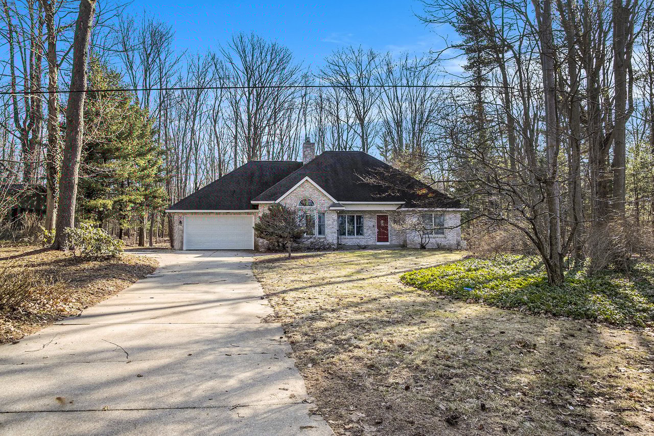 2578 2576, 2572 Lakeshore Drive