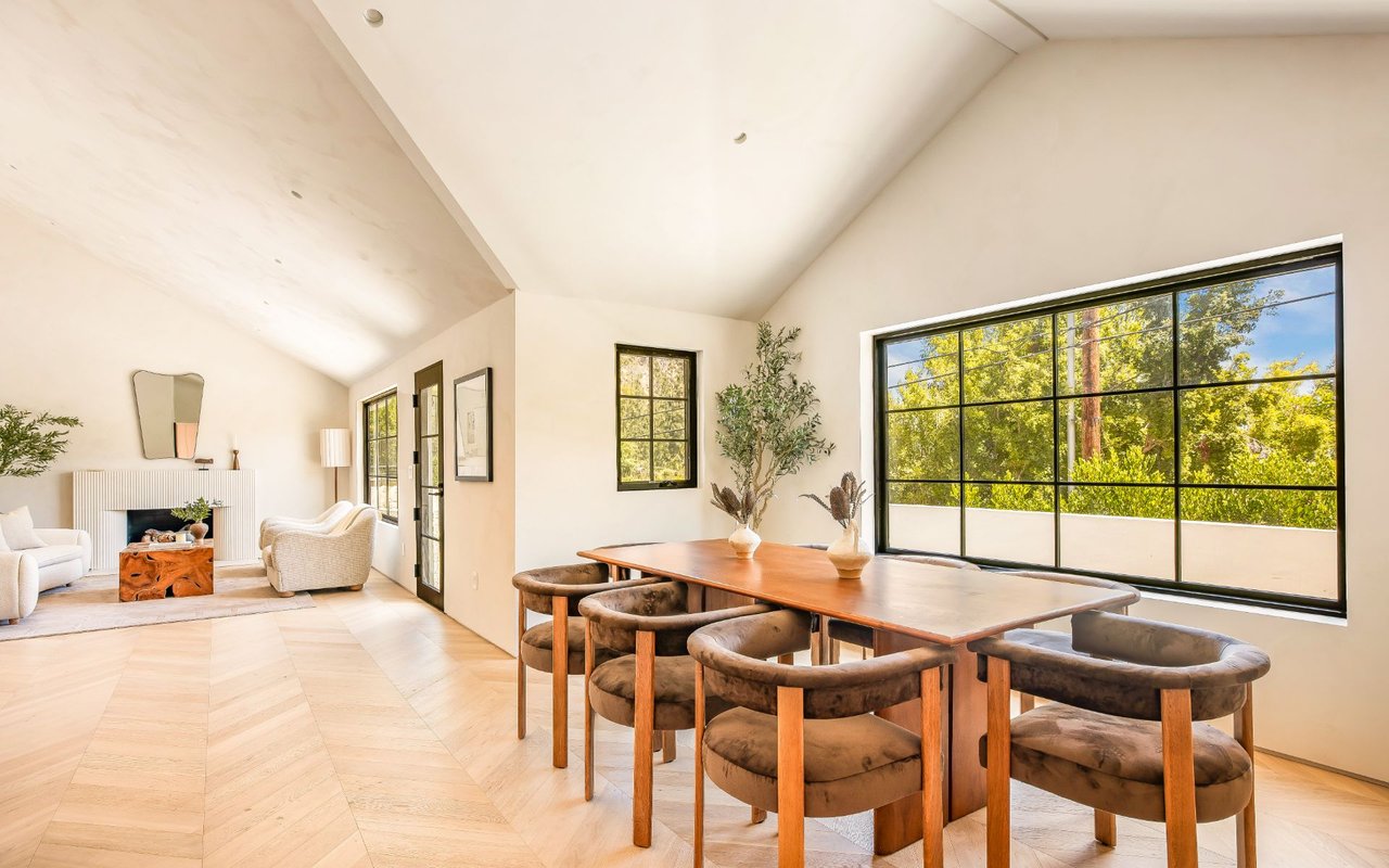 8353 Sunset View Dr