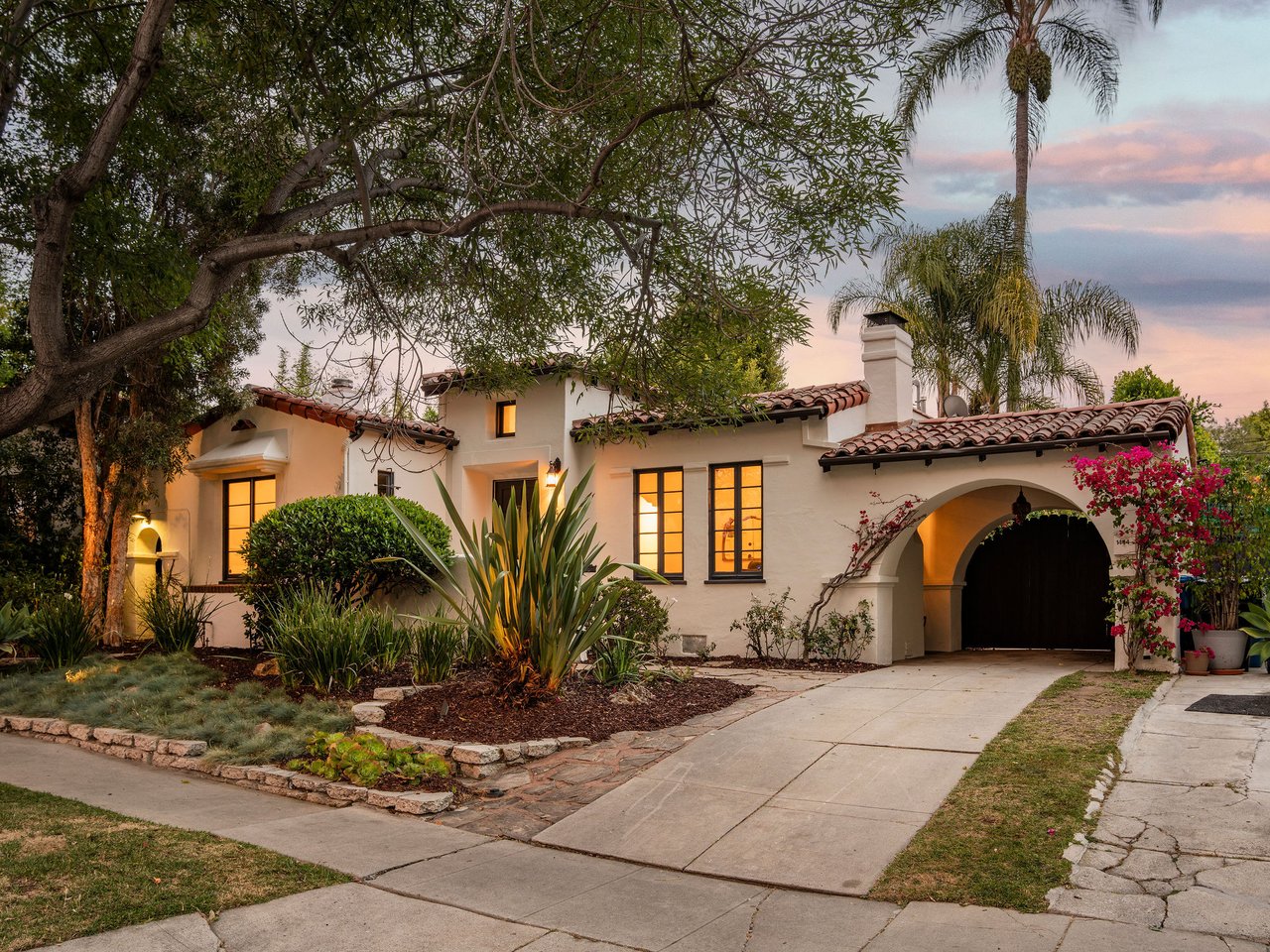 1444 S Sierra Bonita Ave in Picfair Village