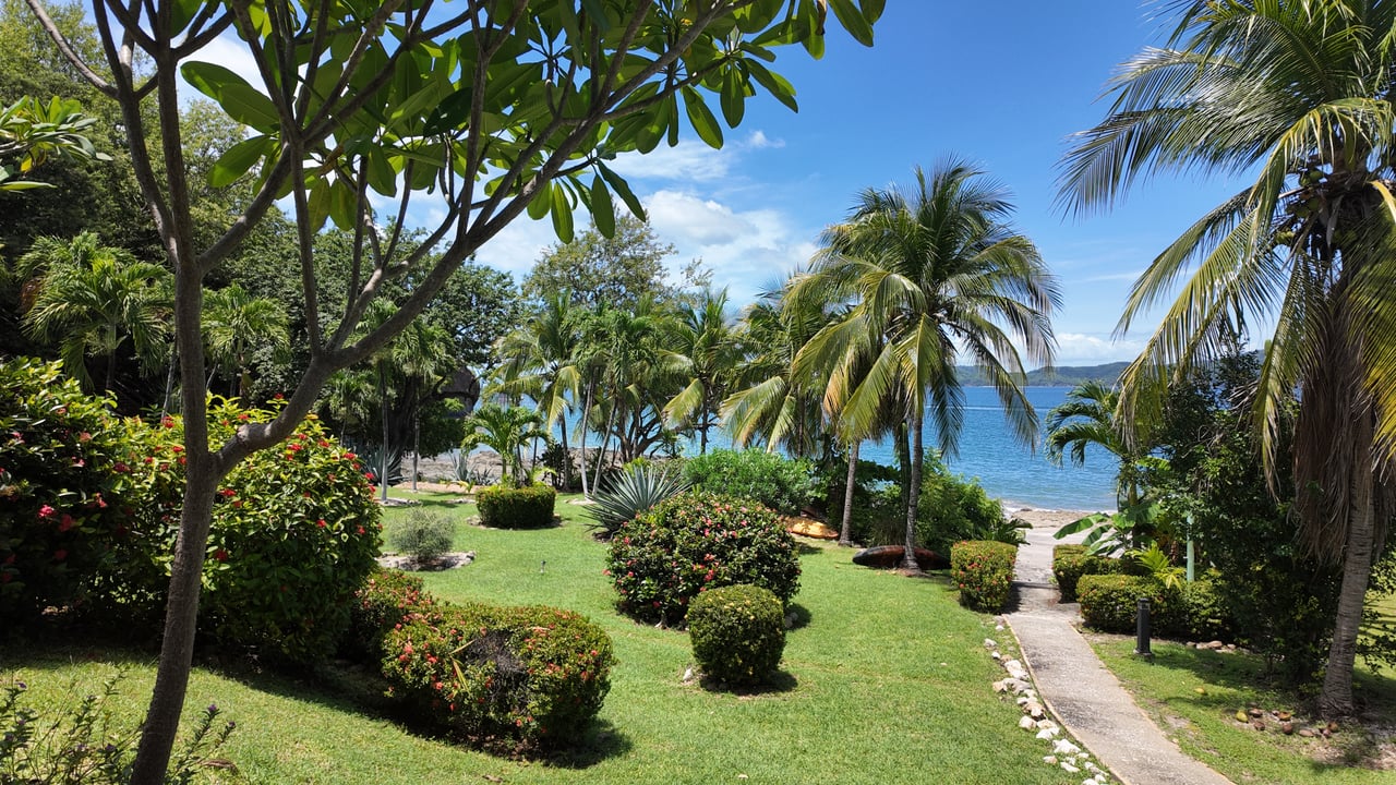 Flamingo Marina Cove 405 - Turnkey Beachfront Condo