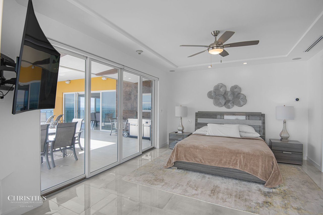 Vista Las Palmas – Executive Oceanfront Penthouse 11B