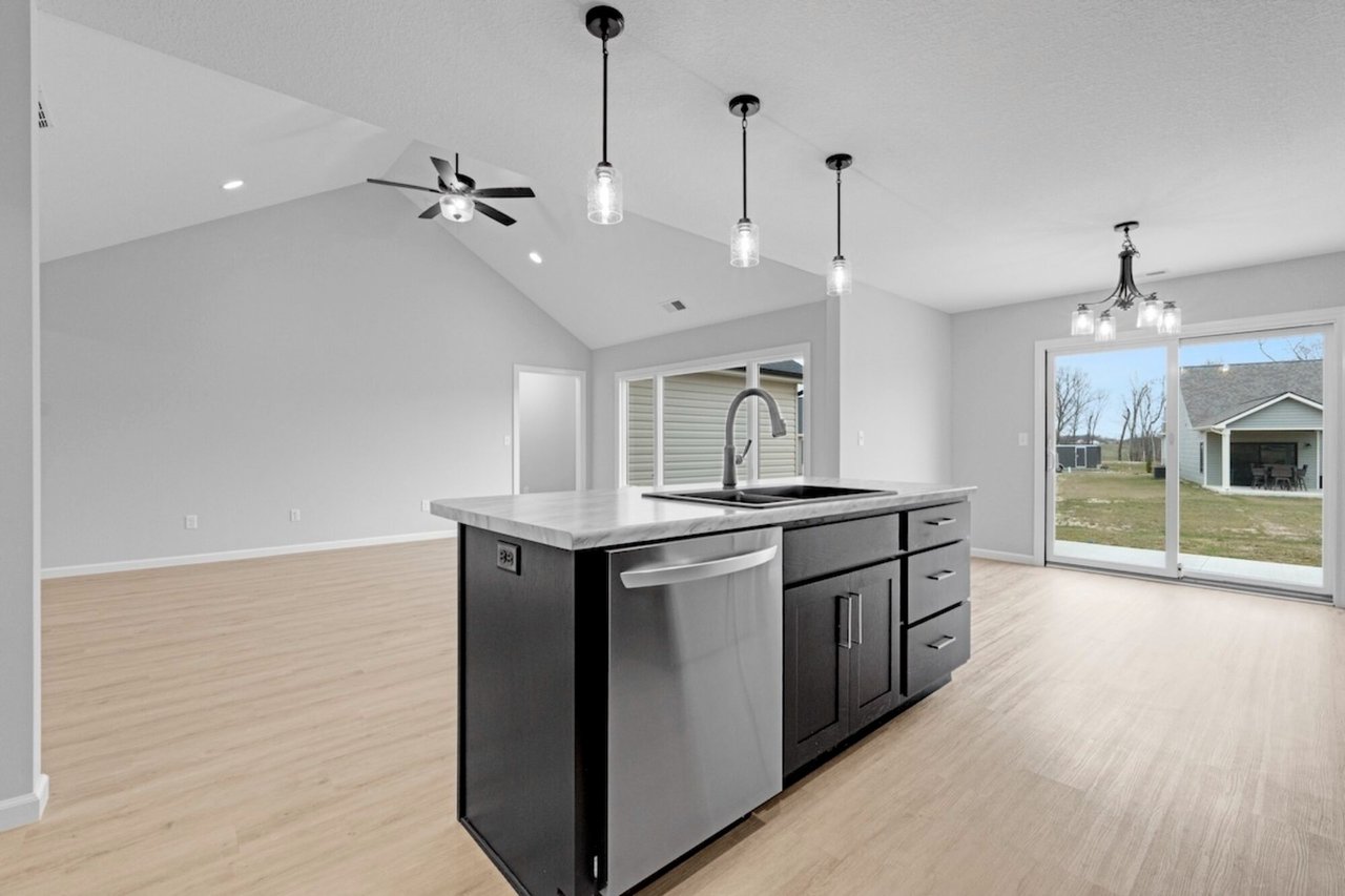 111 Sunset Dr