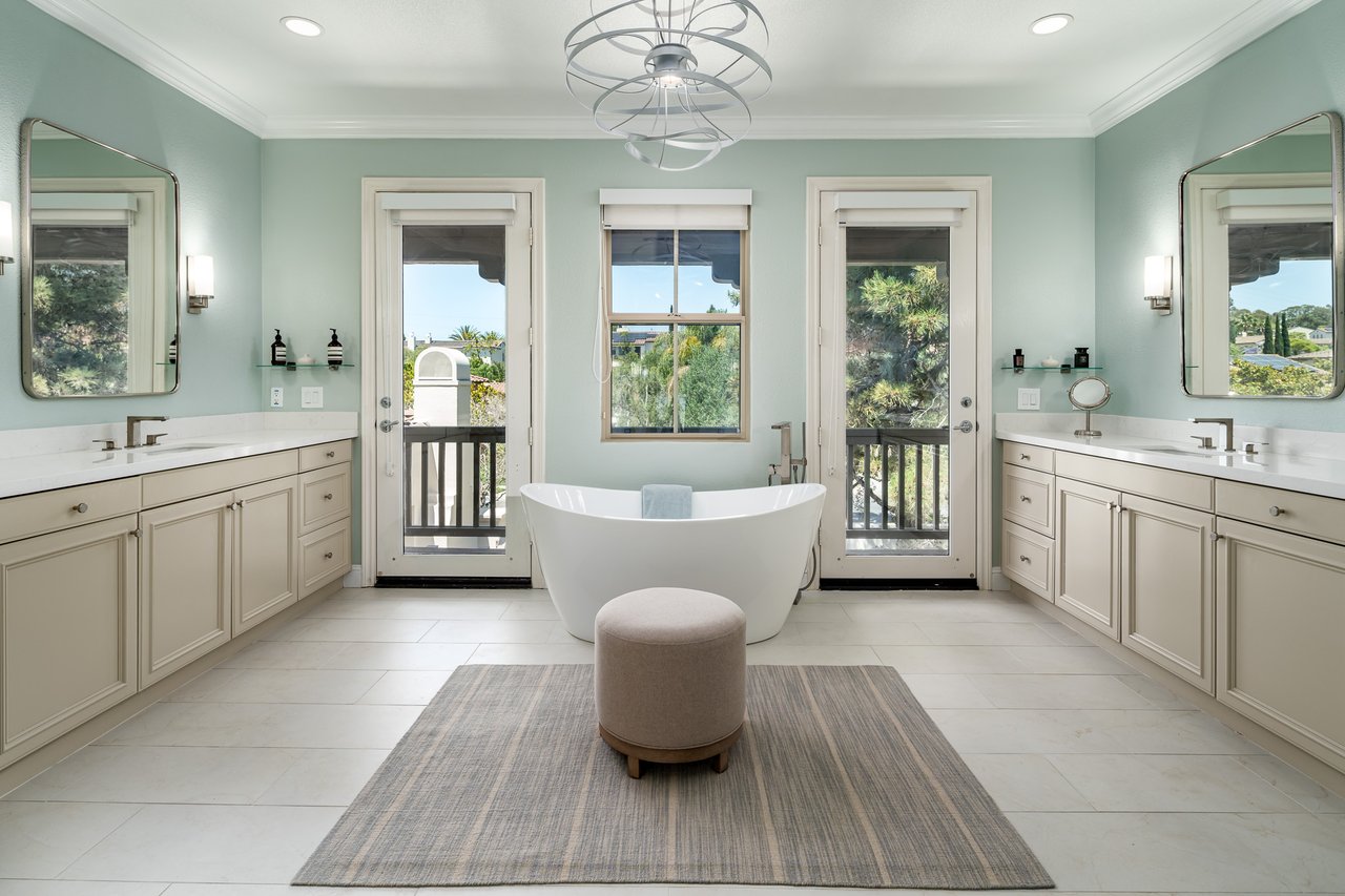 MODERN LIVING IN MIRASOL