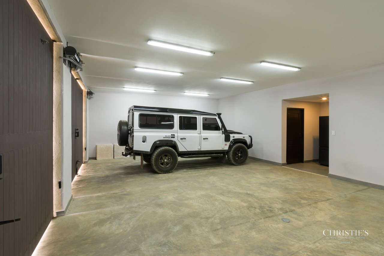 Casa Playa Bonita | Beachfront Luxury Estate in Playa Flamingo