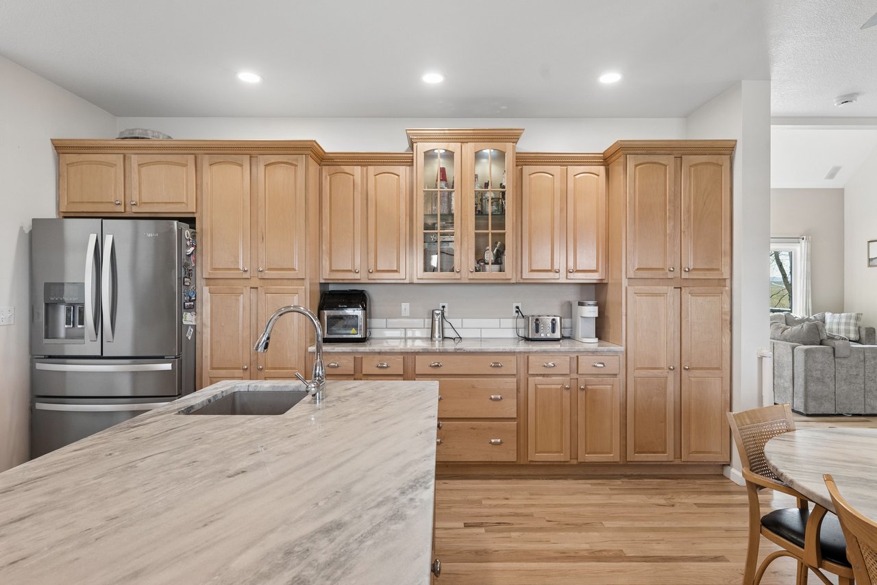 17885 Brick Heights